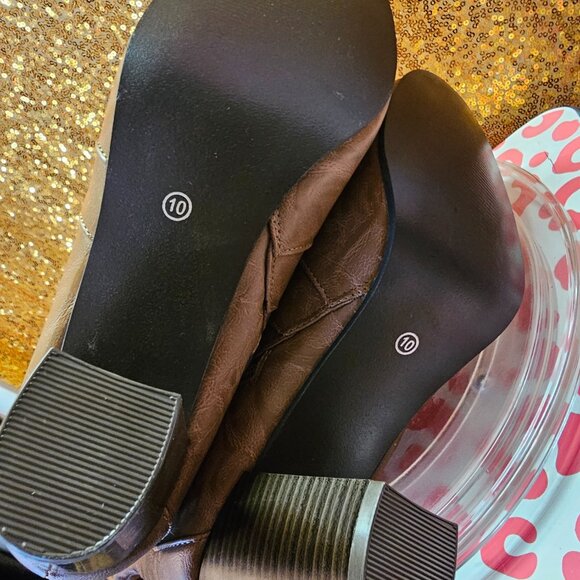 I Journee Collection Womens Brown Buckle Block Heel sz wide calf 10 - Picture 12 of 13